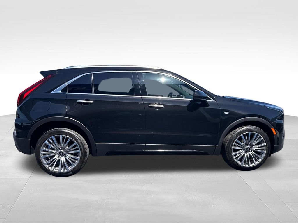 Used 2025 Cadillac XT4 Premium Luxury w/ Cold Weather Package AWD/4WD image 7