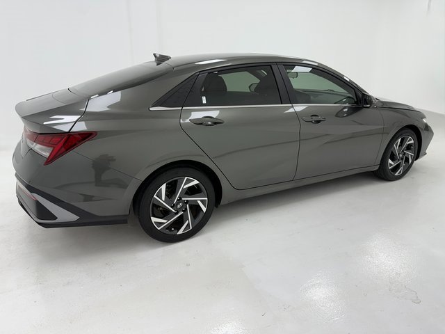 Used 2024 Hyundai Elantra SEL w/ Convenience Package image 41