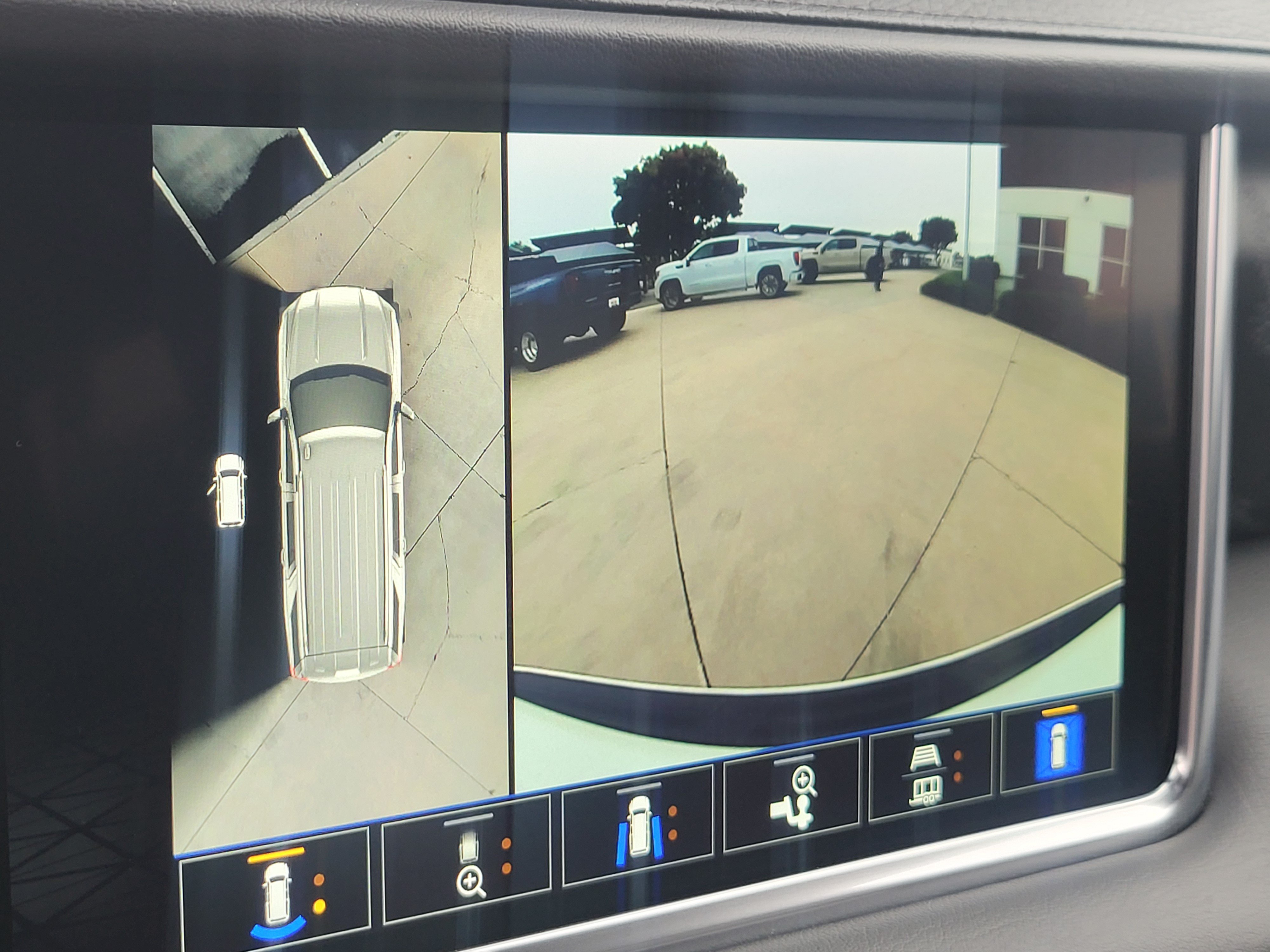 Certified 2024 GMC Yukon XL Denali AWD/4WD image 17