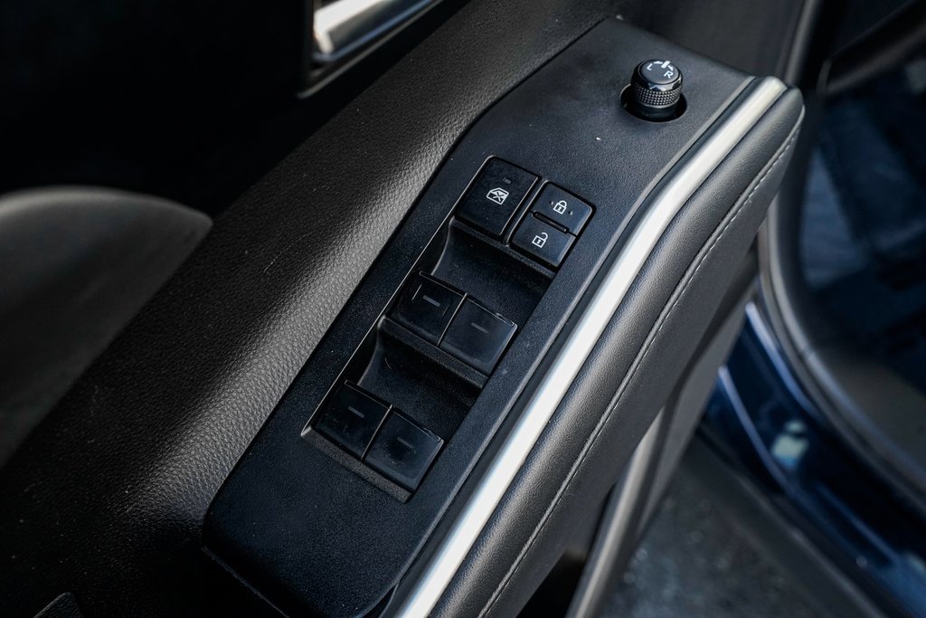 Used 2022 Toyota Highlander XLE image 10