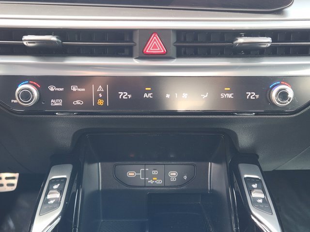 Certified 2025 Kia Sorento SX image 18