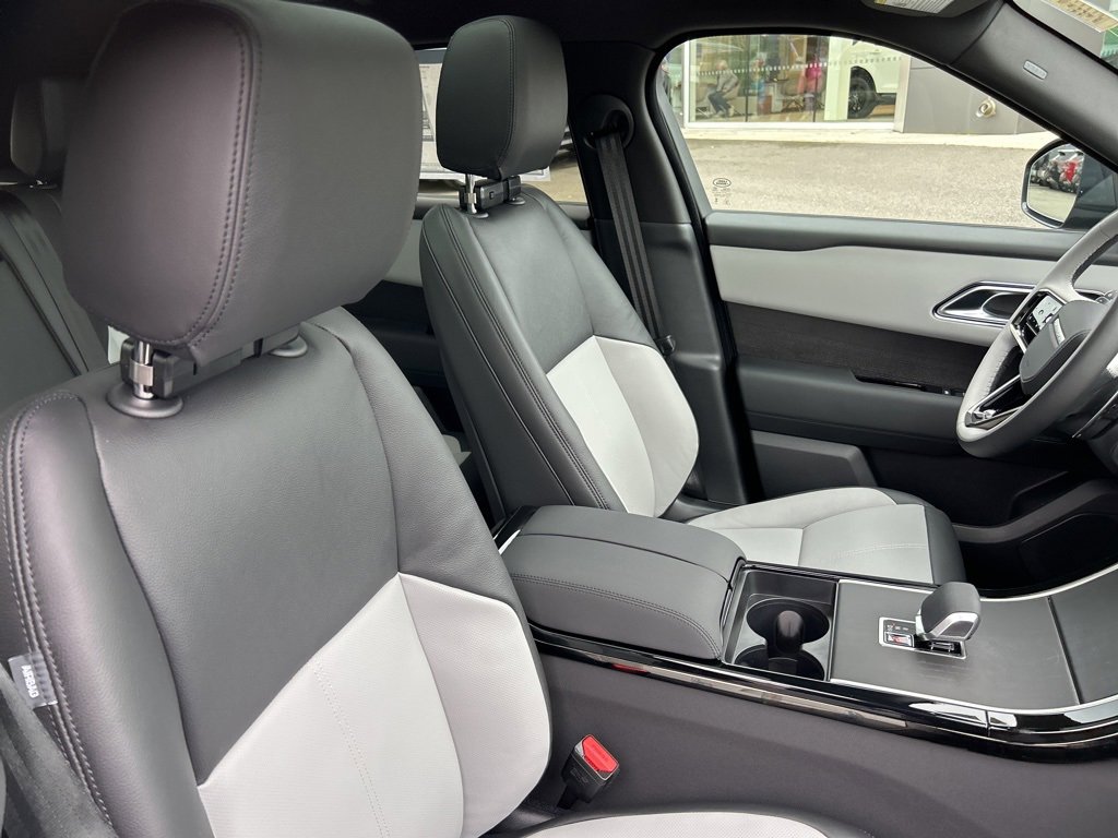 New 2026 Land Rover Range Rover Velar Dynamic SE image 21