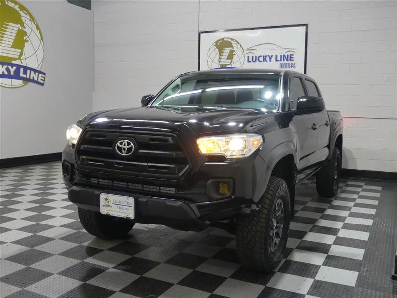 Used 2017 Toyota Tacoma SR image 4