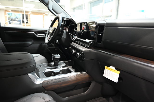 New 2026 GMC Sierra 1500 SLT AWD/4WD image 16
