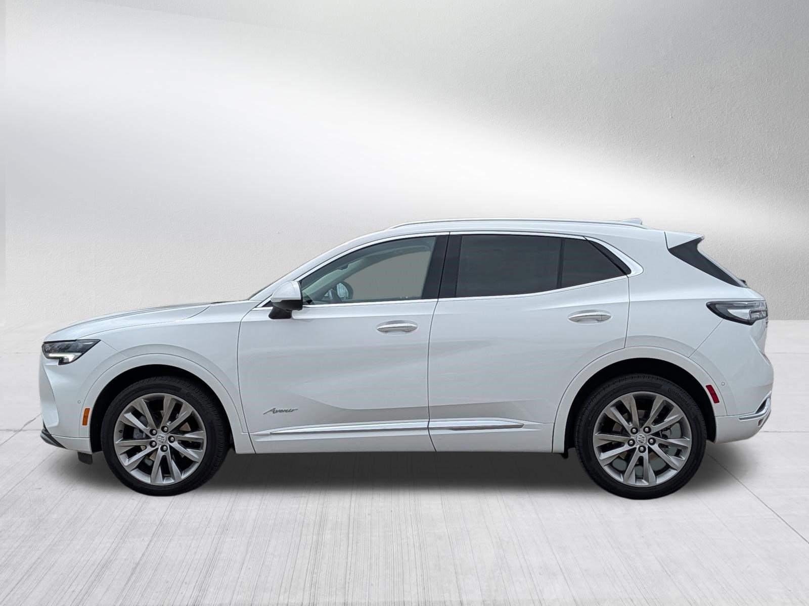 Used 2022 Buick Envision Avenir w/ Technology Package II AWD/4WD image 4