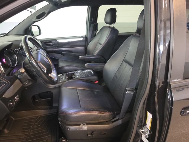 Used 2014 Dodge Grand Caravan R/T FWD image 8