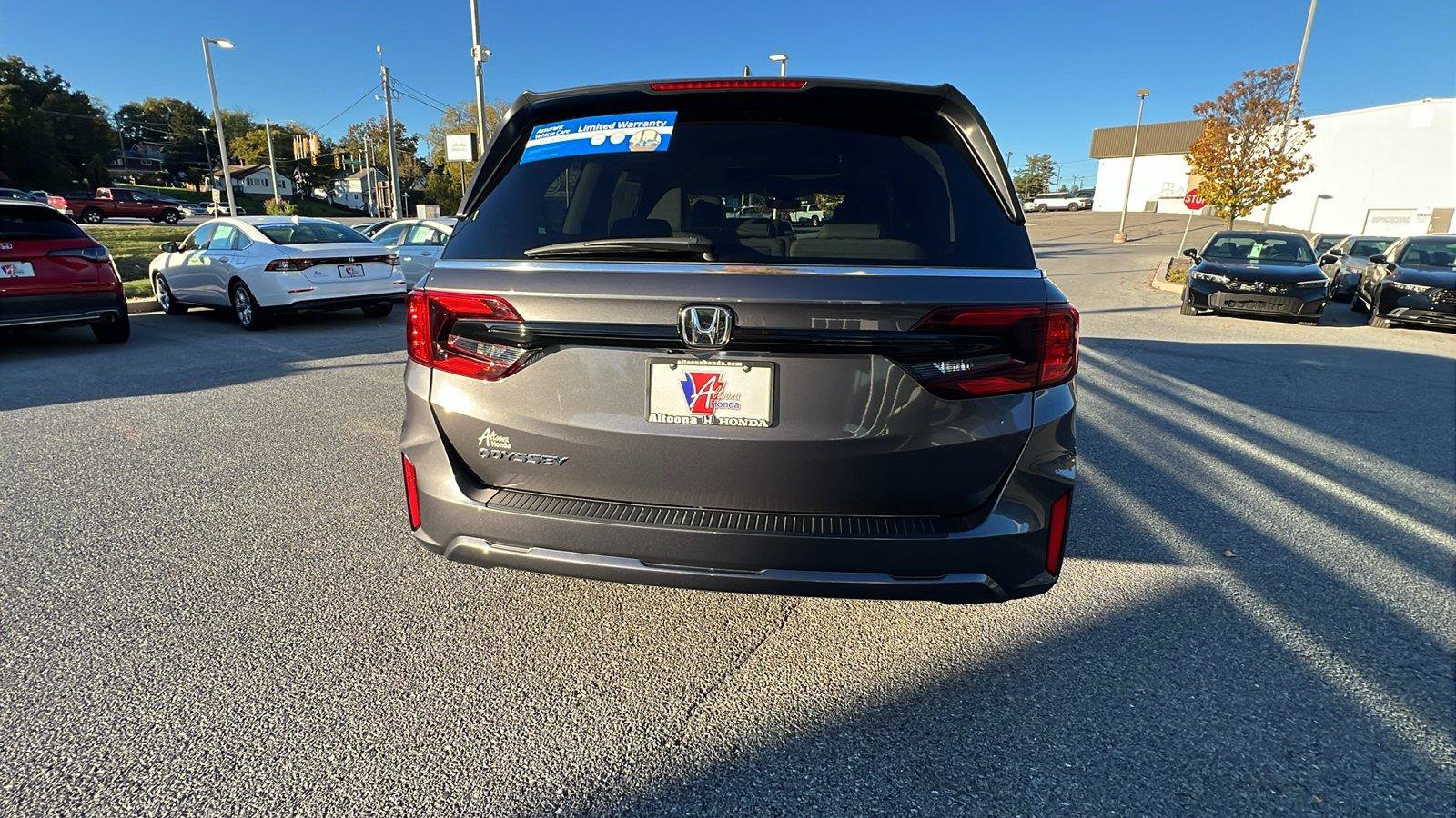 Certified 2025 Honda Odyssey EX-L image 5
