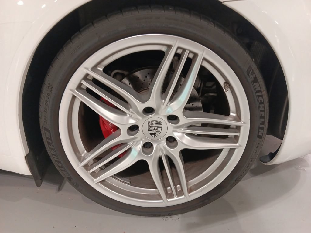 Used 2014 Porsche 911 Carrera 4S AWD/4WD image 11