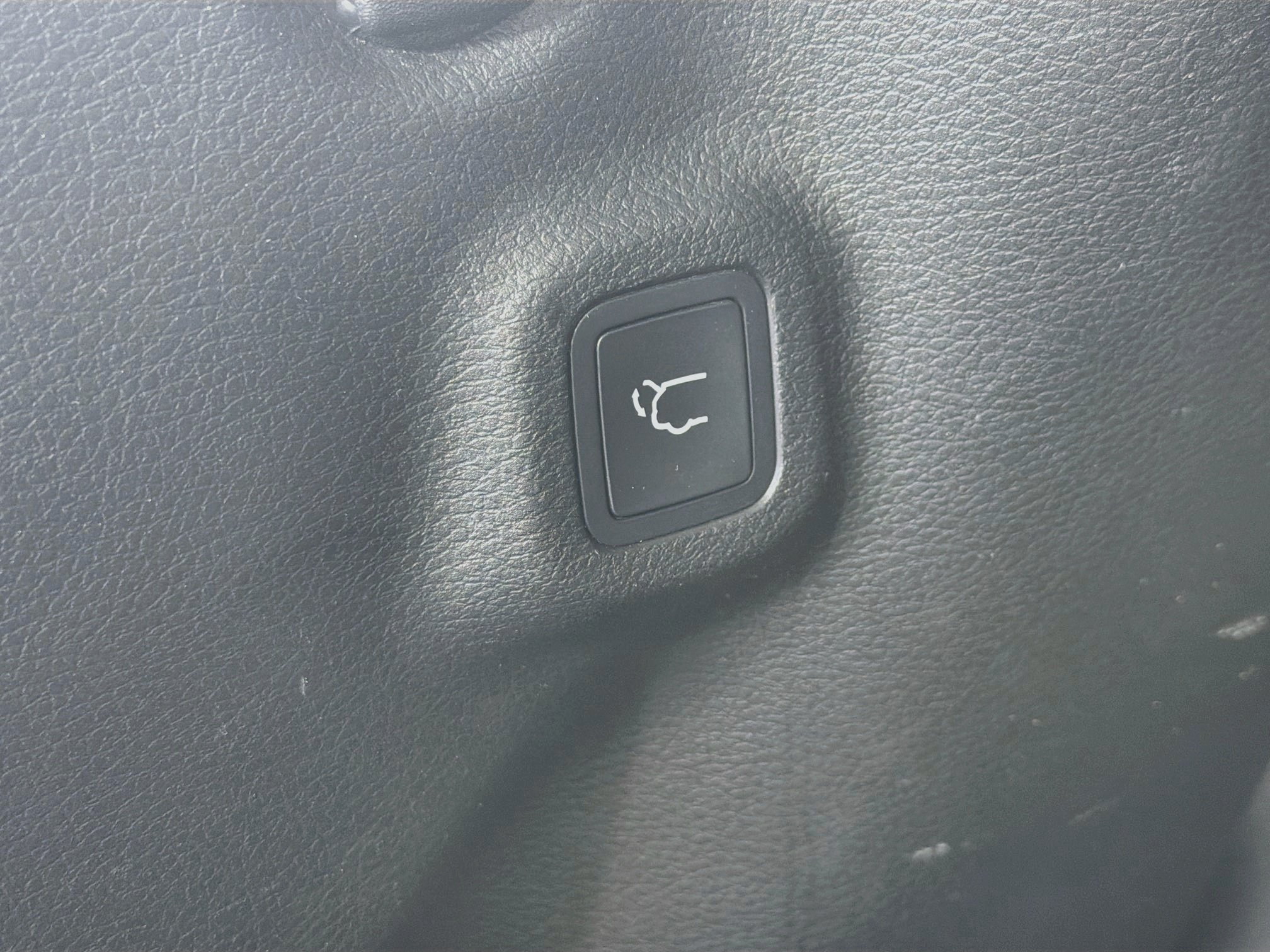 Used 2020 Jeep Compass Latitude w/ Popular Equipment Group FWD image 30