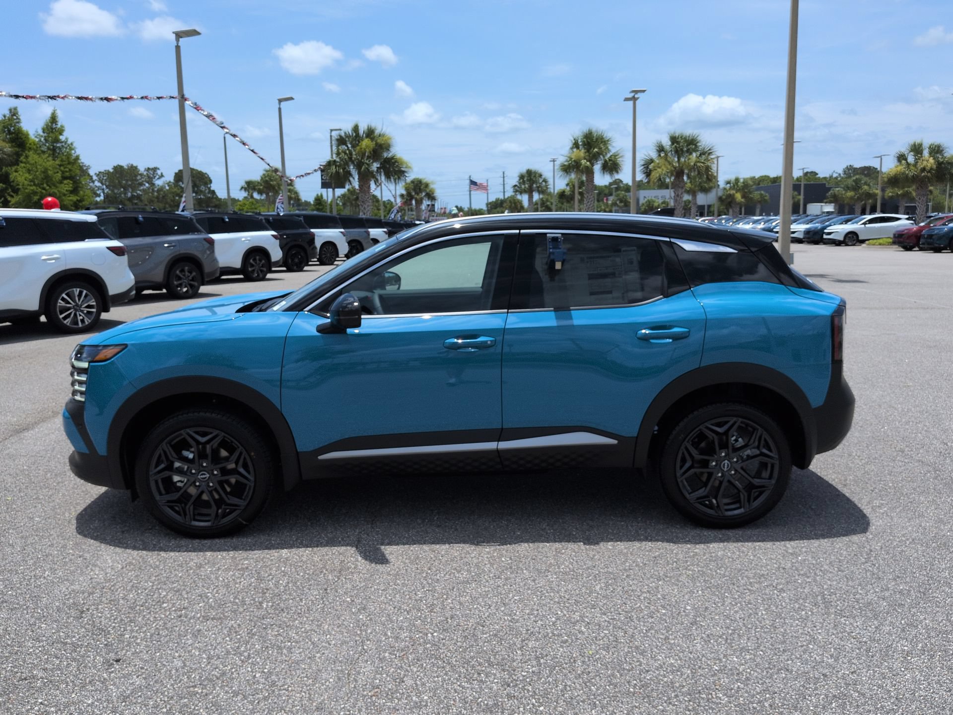 New 2026 Nissan Kicks SR FWD image 8