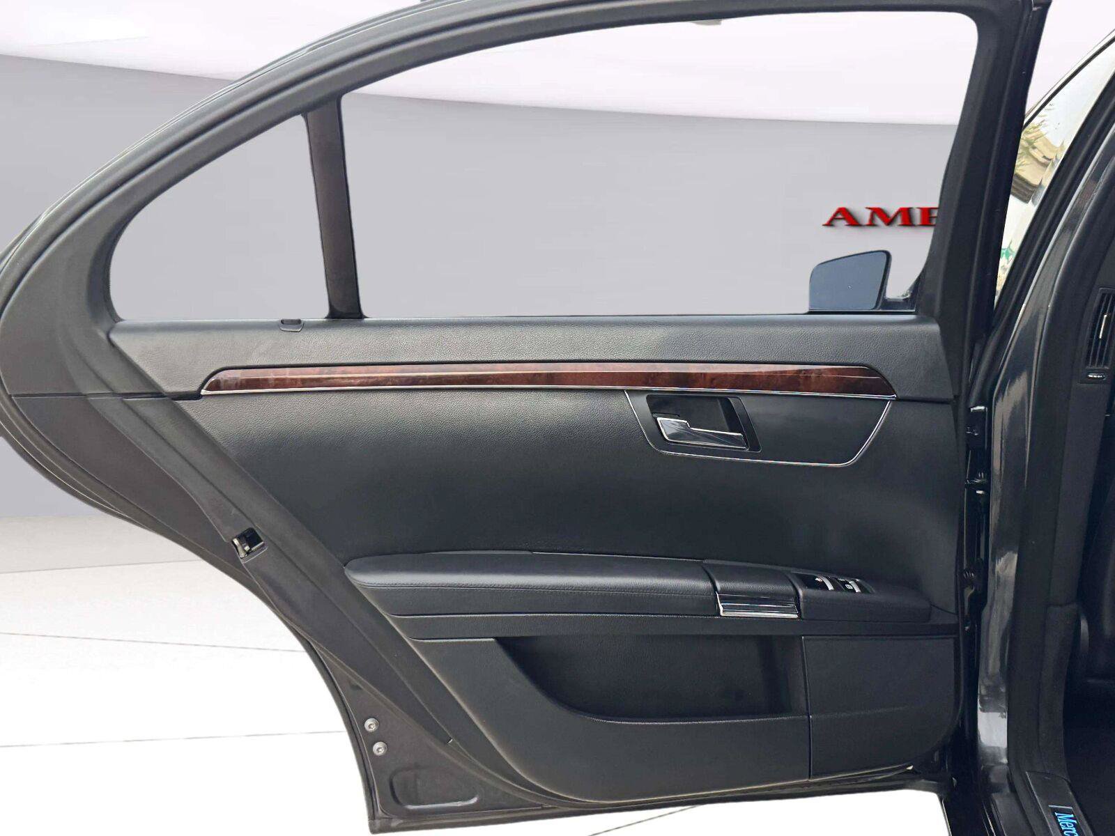 Used 2013 Mercedes-Benz S 550 image 35