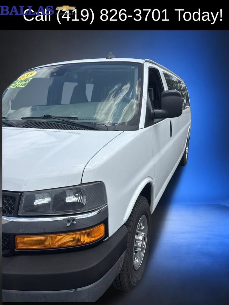 Used 2019 Chevrolet Express 3500 LT w/ LT Preferred Equipment Group RWD image 2