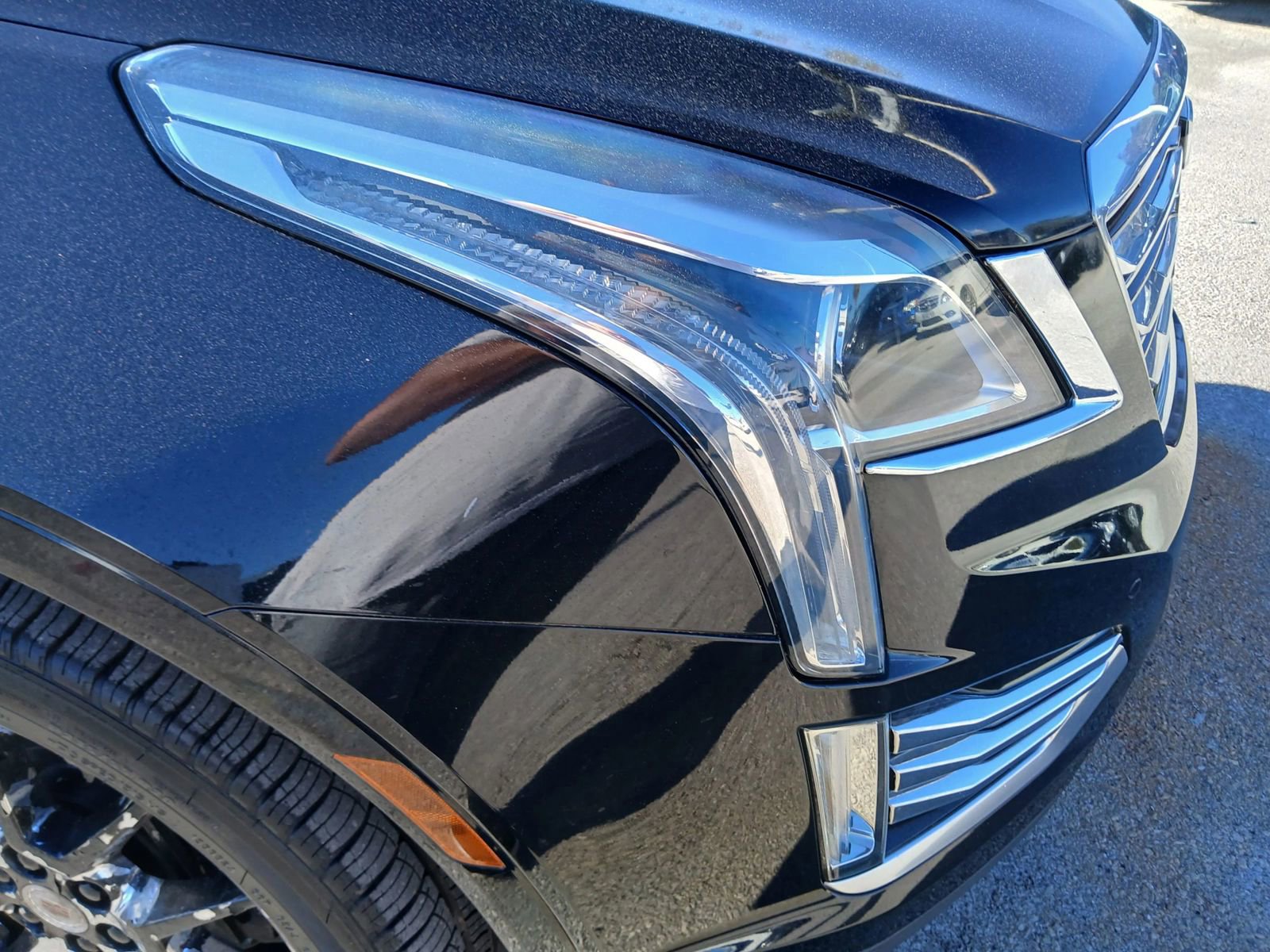 Used 2017 Cadillac XT5 Luxury w/ Driver Awareness Package image 22