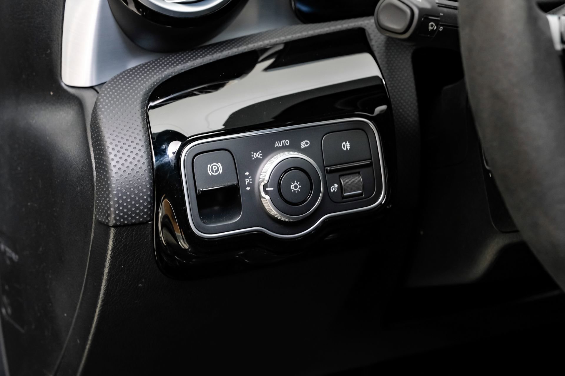 Used 2024 Mercedes-Benz CLA 35 AMG 4MATIC image 31