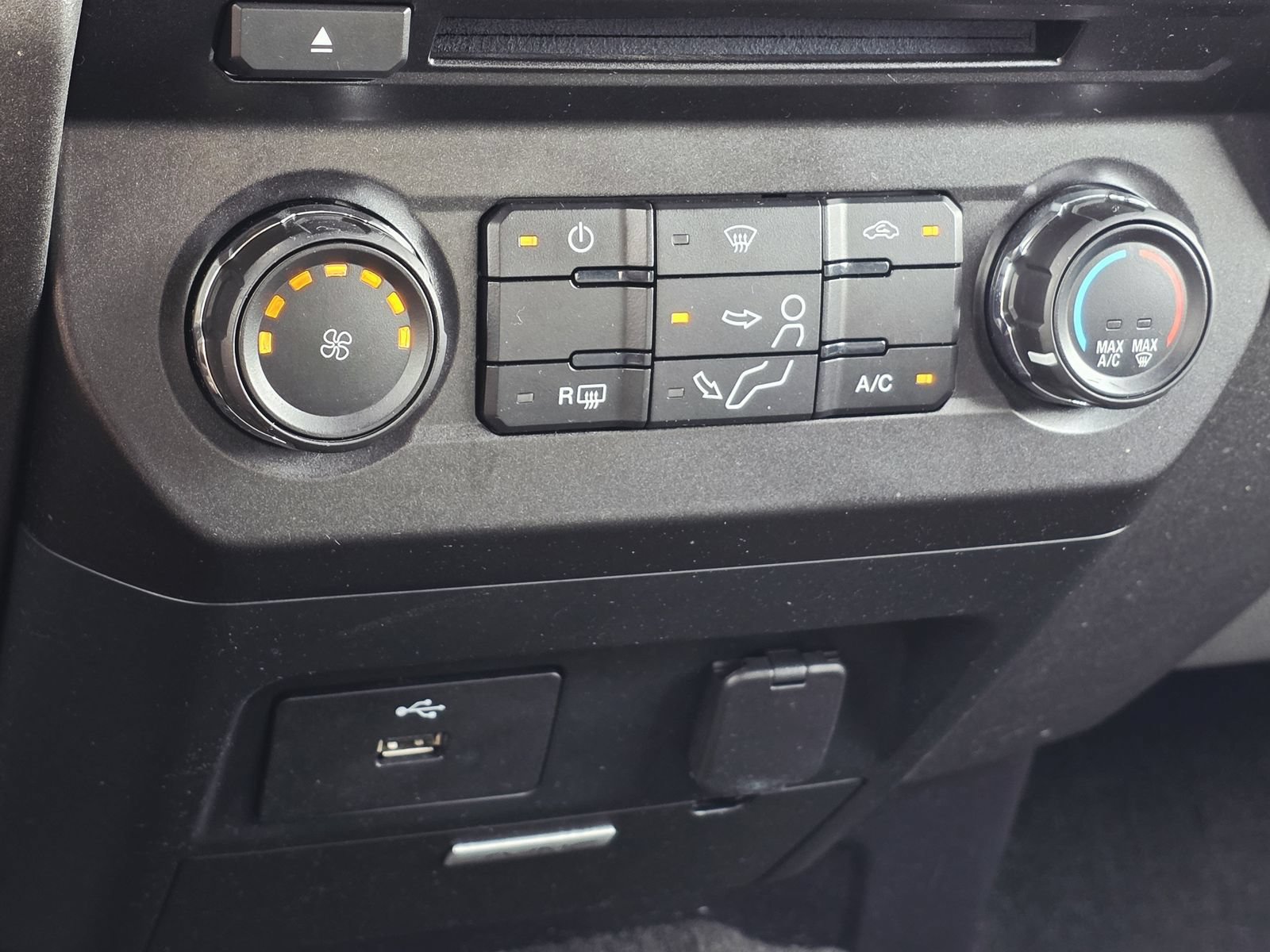 Used 2017 Ford F250 XL w/ STX Appearance Package AWD/4WD image 22