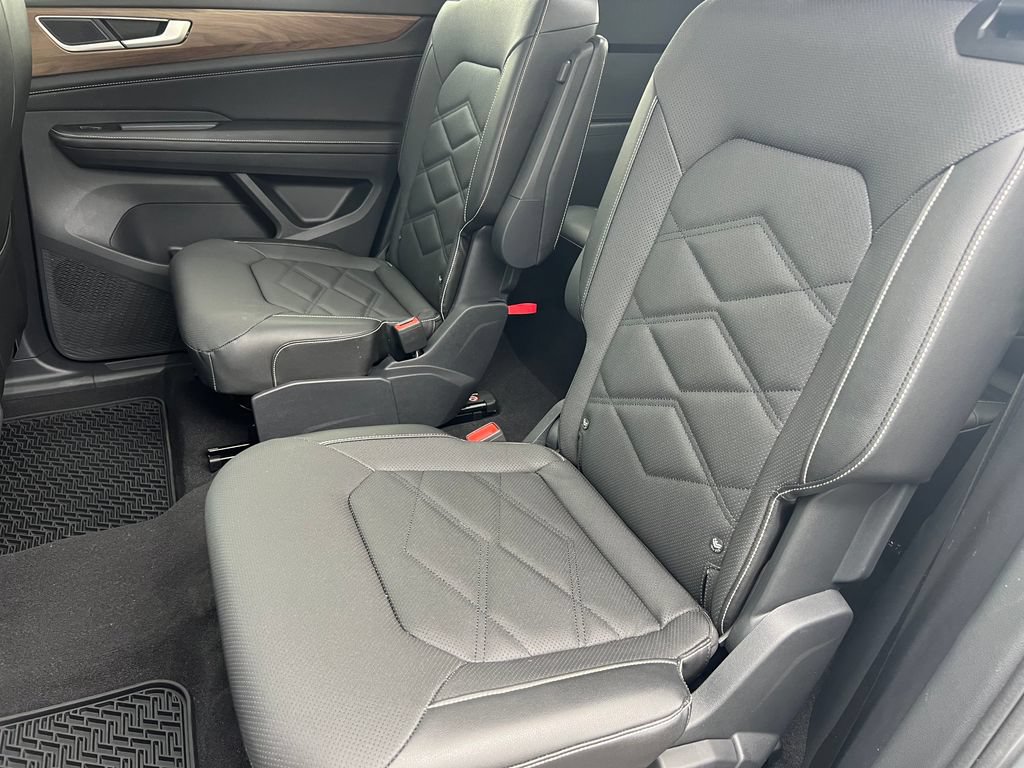 Used 2024 Volkswagen Atlas SE FWD image 14