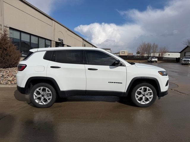 Used 2025 Jeep Compass Sport image 5