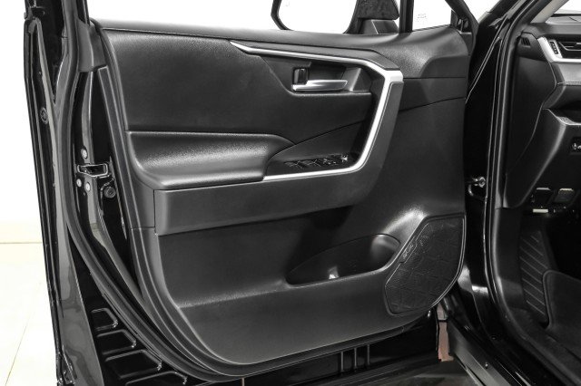 Used 2022 Toyota RAV4 XLE AWD/4WD image 36