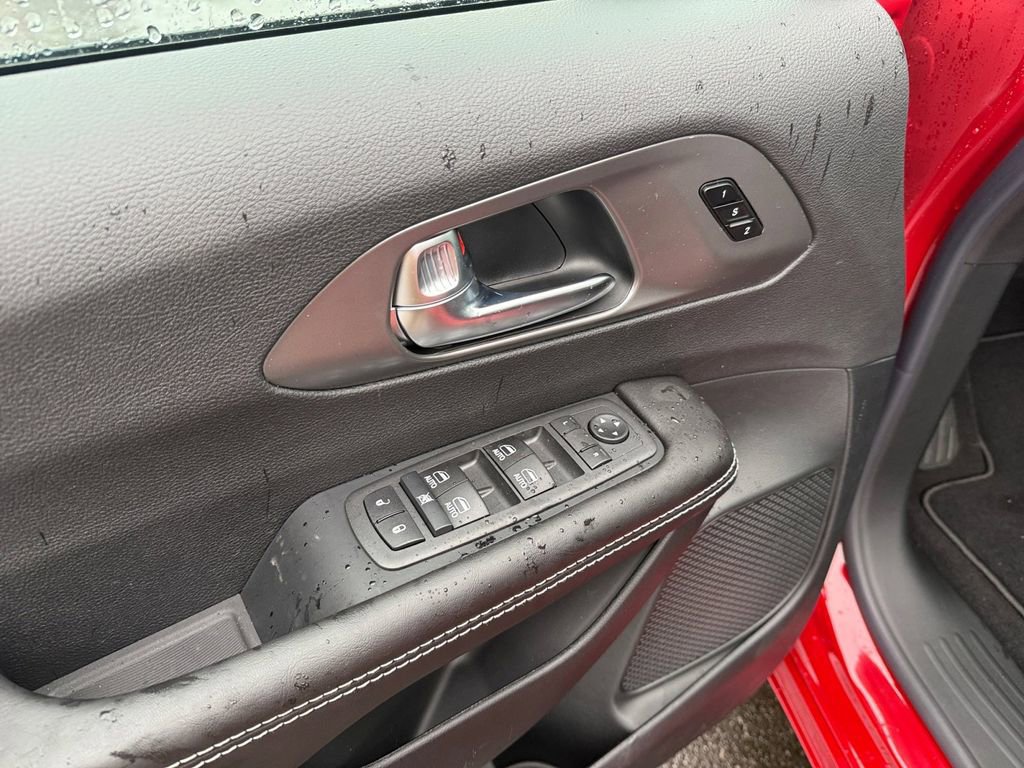 New 2026 Chrysler Pacifica Select image 11
