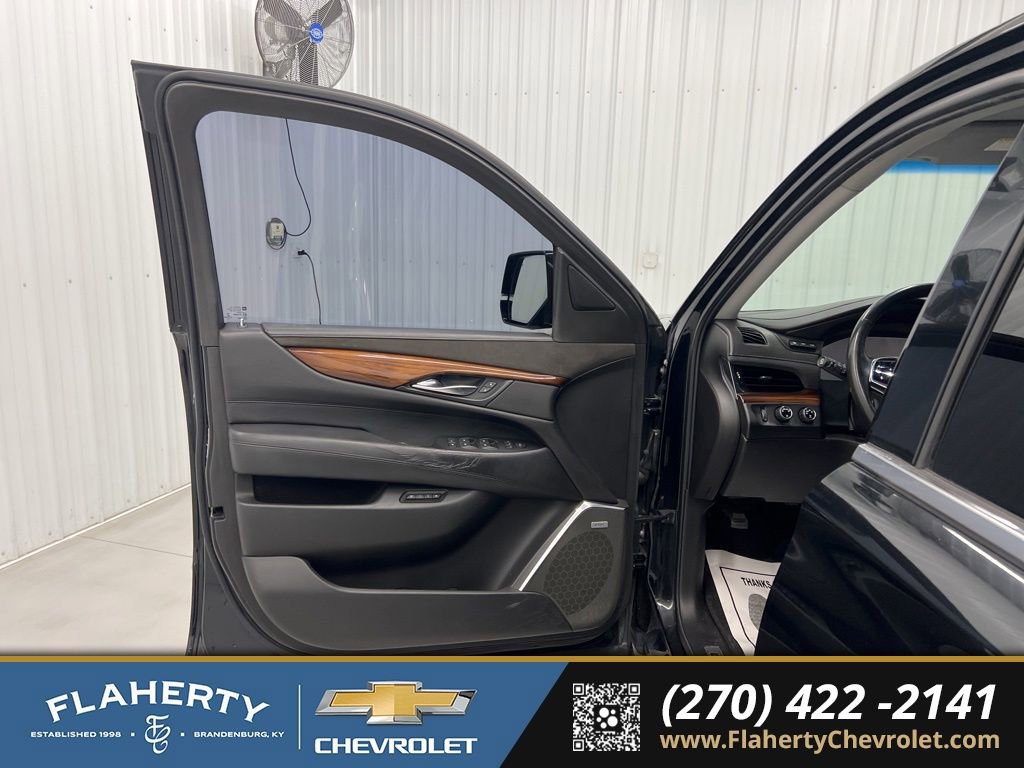 Used 2015 Cadillac Escalade ESV Luxury image 8