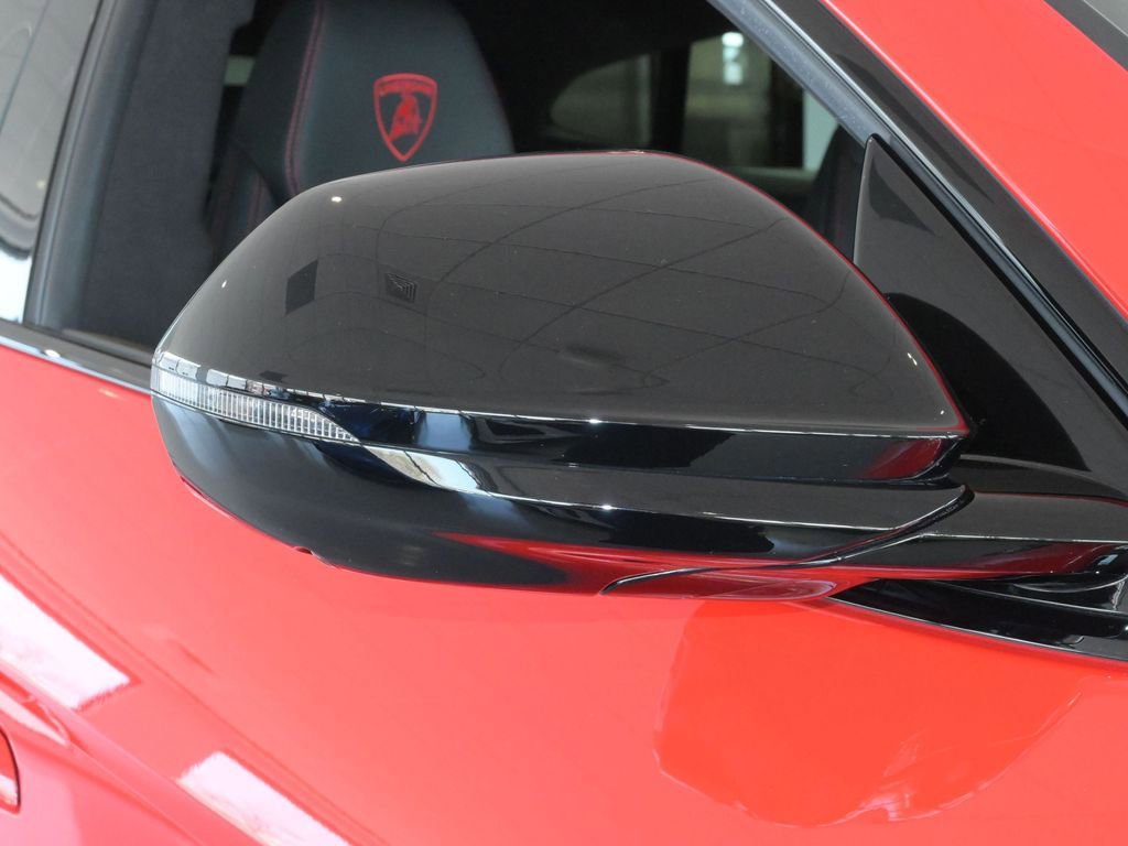 Used 2020 Lamborghini Urus image 14