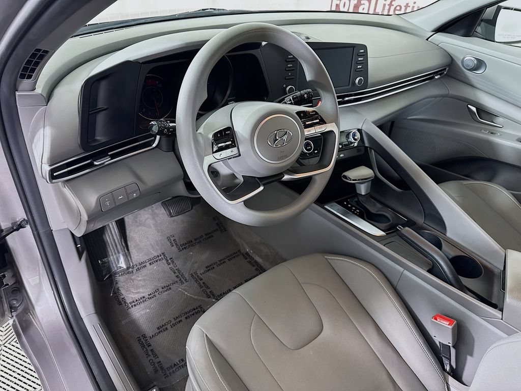 Used 2023 Hyundai Elantra SEL w/ Cargo Package FWD image 17