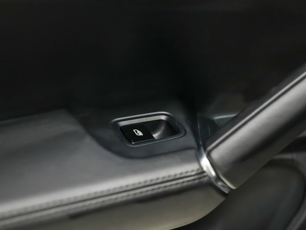 Certified 2020 Porsche Cayenne Turbo AWD/4WD image 16