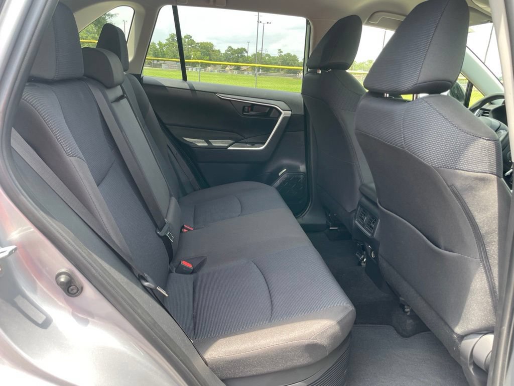 Used 2025 Toyota RAV4 LE AWD/4WD image 15