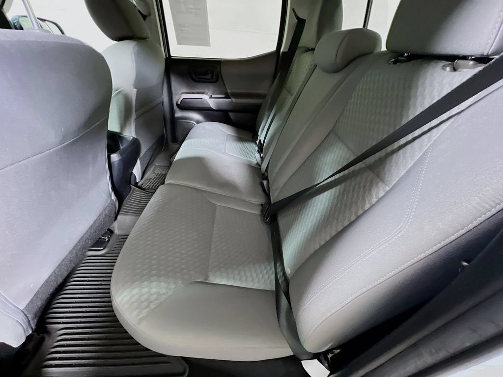 Certified 2022 Toyota Tacoma SR5 AWD/4WD image 21