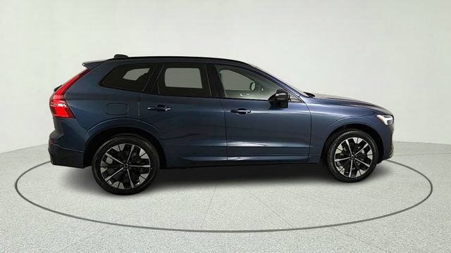 New 2026 Volvo XC60 B5 Plus w/ Climate Package PRO AWD/4WD image 8