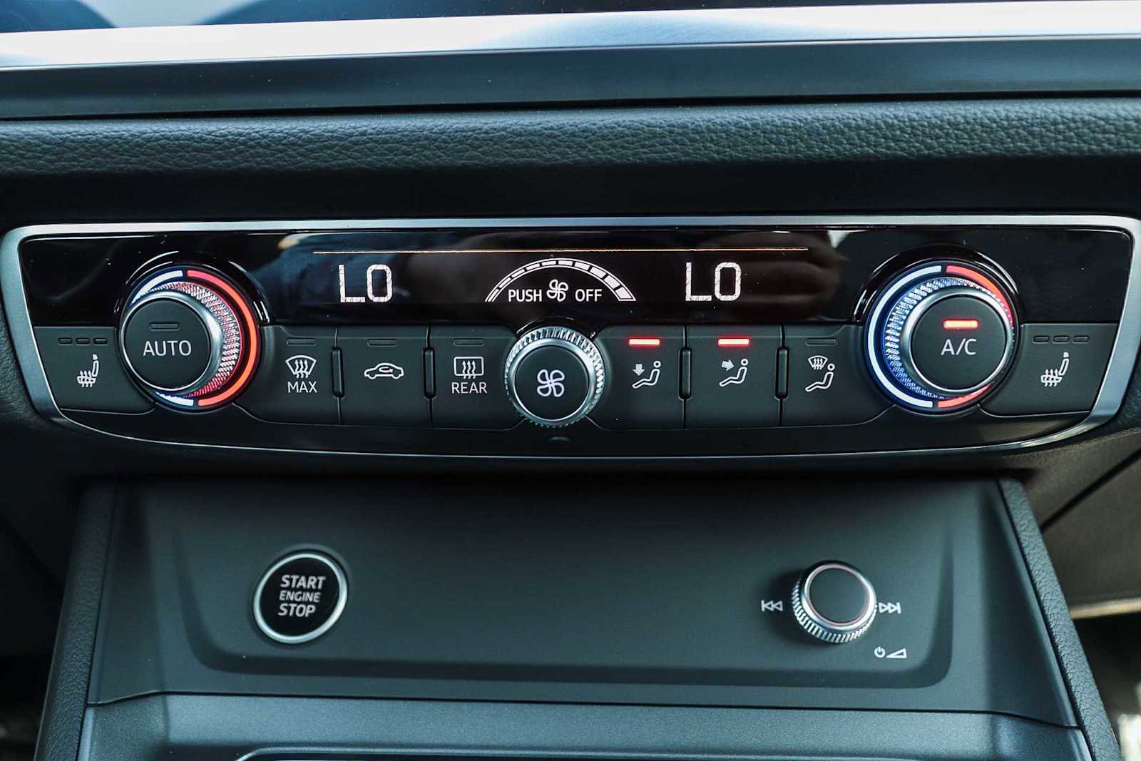 Used 2025 Audi Q3 2.0T Premium w/ Convenience Package image 16