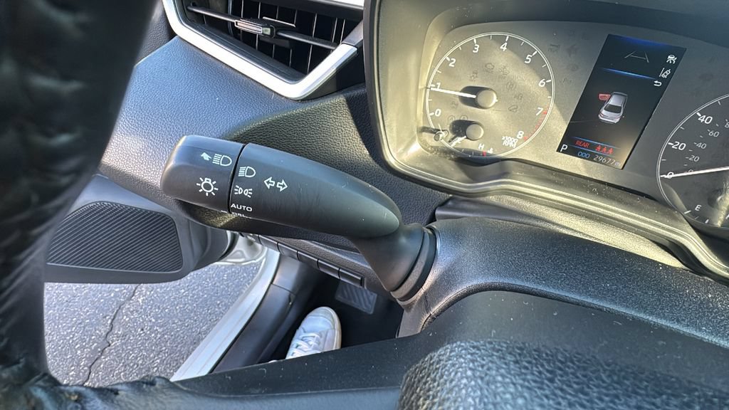 Used 2025 Toyota Corolla SE FWD image 16