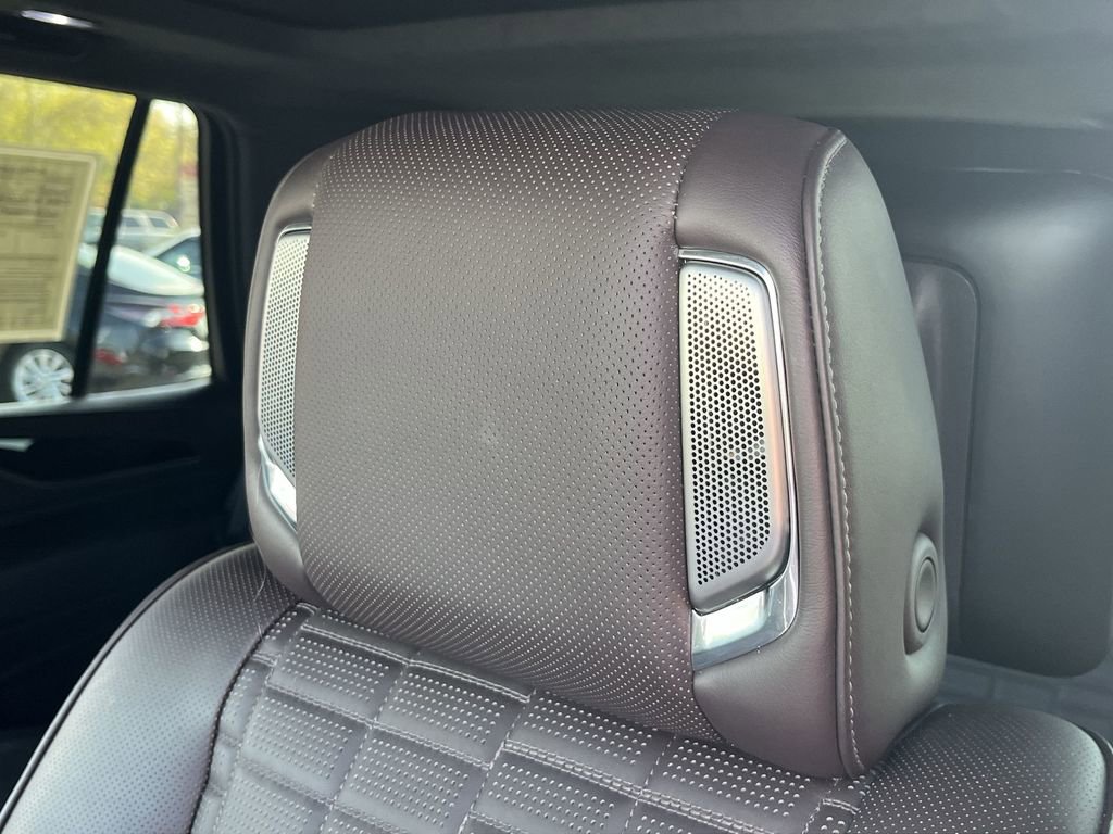 Used 2023 Cadillac Escalade Premium Luxury Platinum image 39