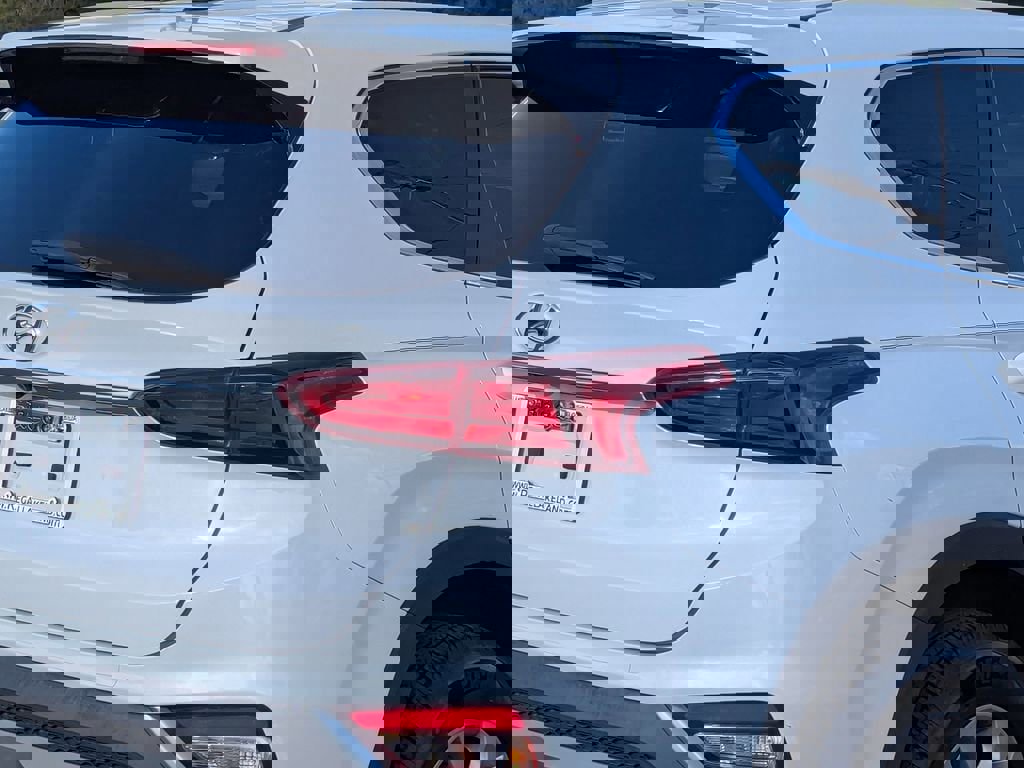 Used 2020 Hyundai Santa Fe SE w/ Cargo Package image 7