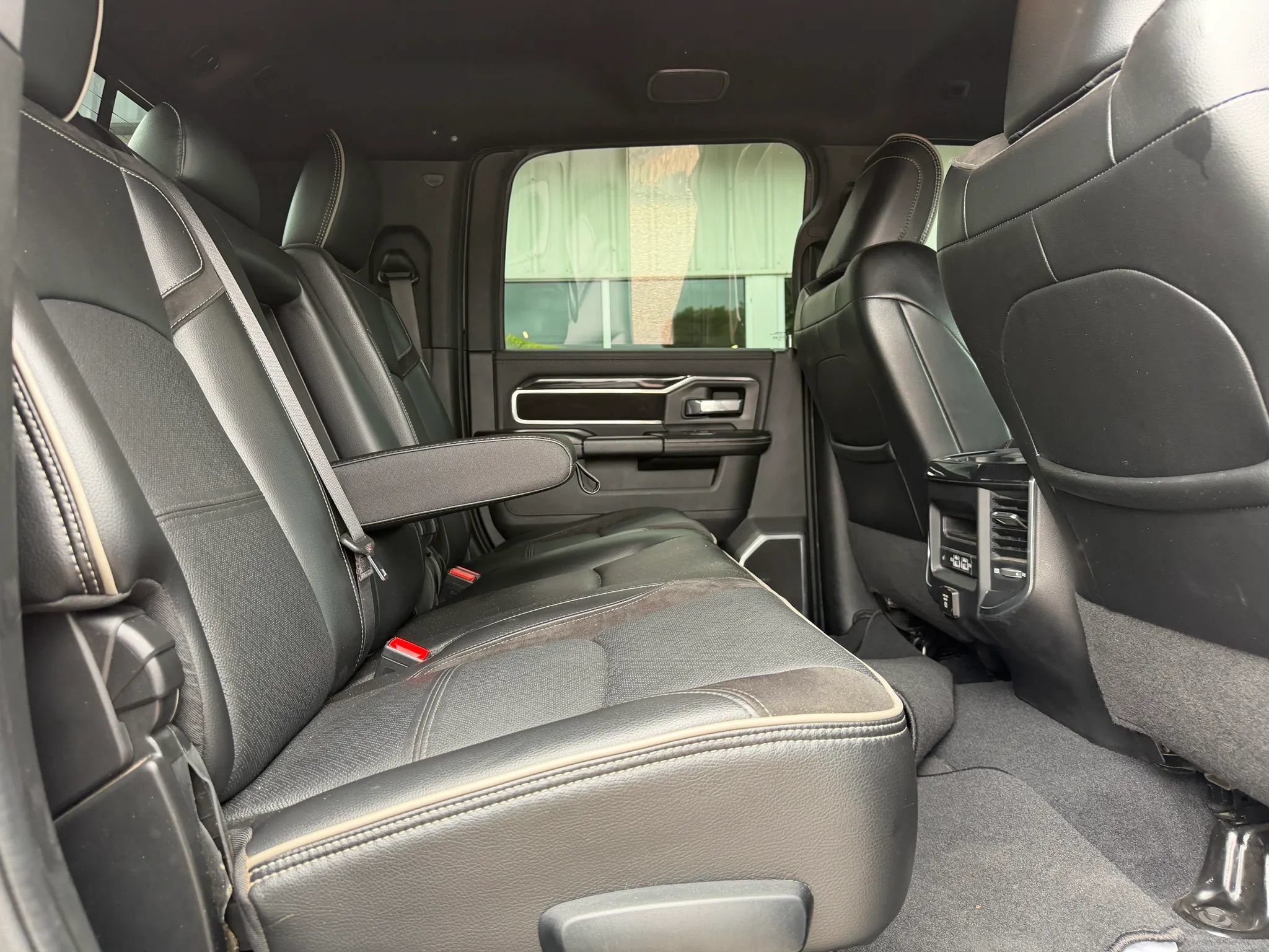 Used 2022 RAM 2500 Laramie AWD/4WD image 12