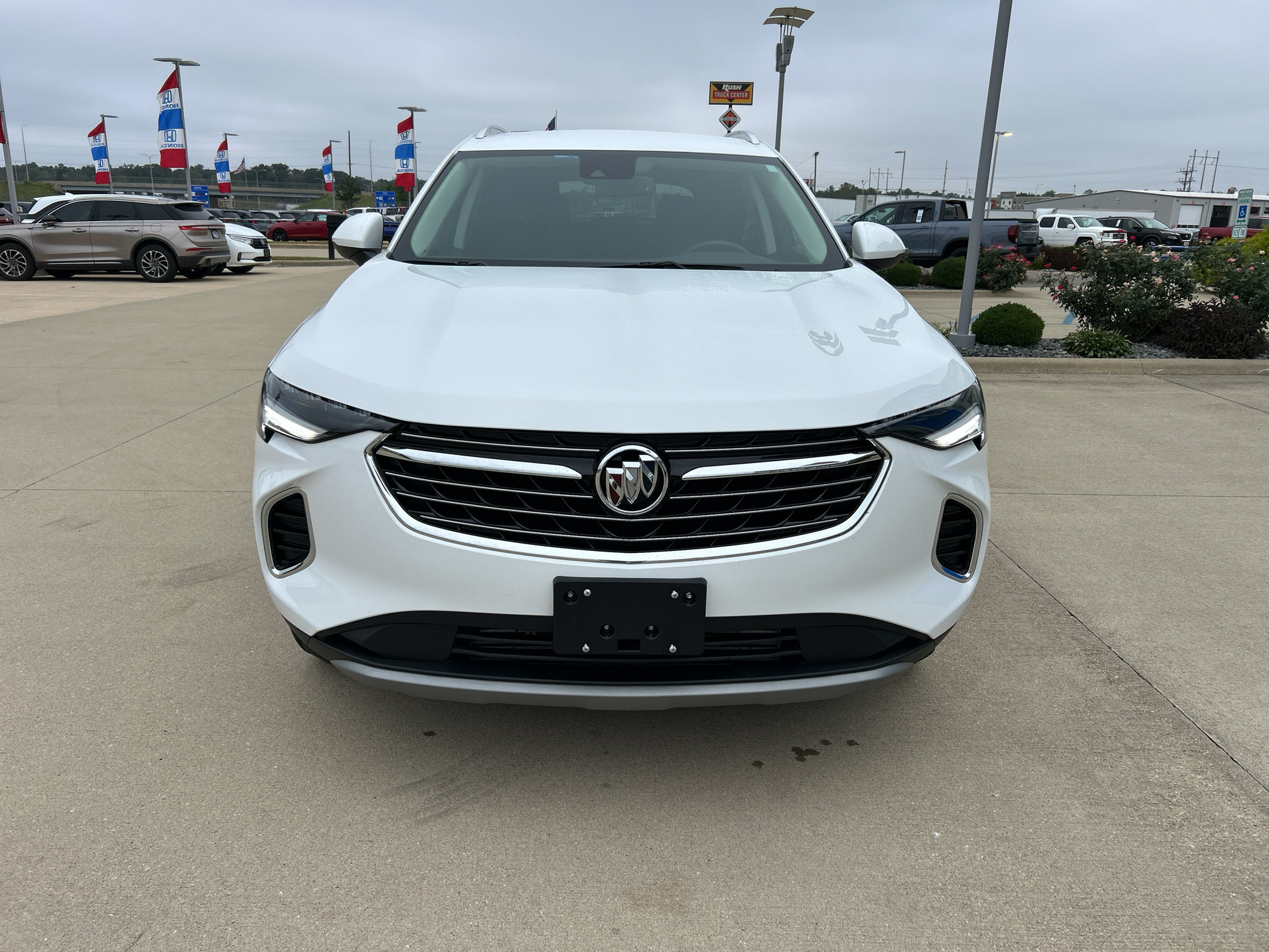 Used 2023 Buick Envision Essence AWD/4WD image 2