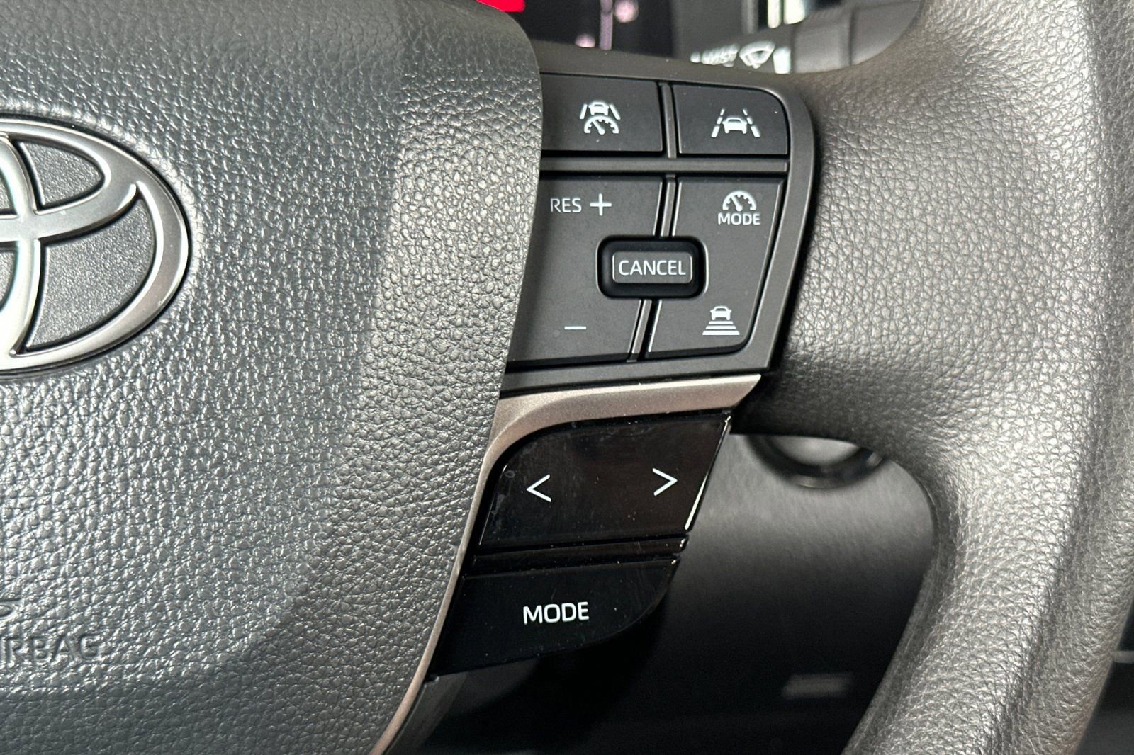 Used 2025 Toyota Camry LE image 27