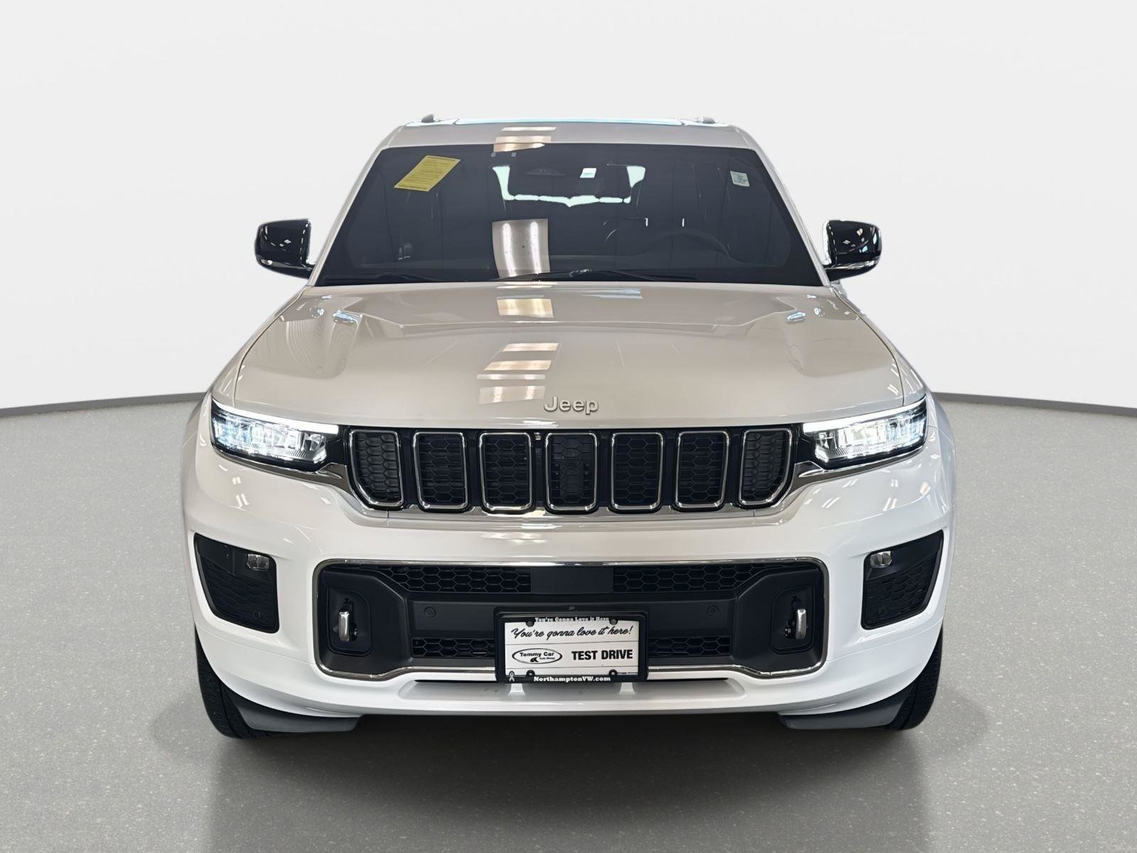 Used 2025 Jeep Grand Cherokee L Overland w/ Luxury Tech Group IV image 2