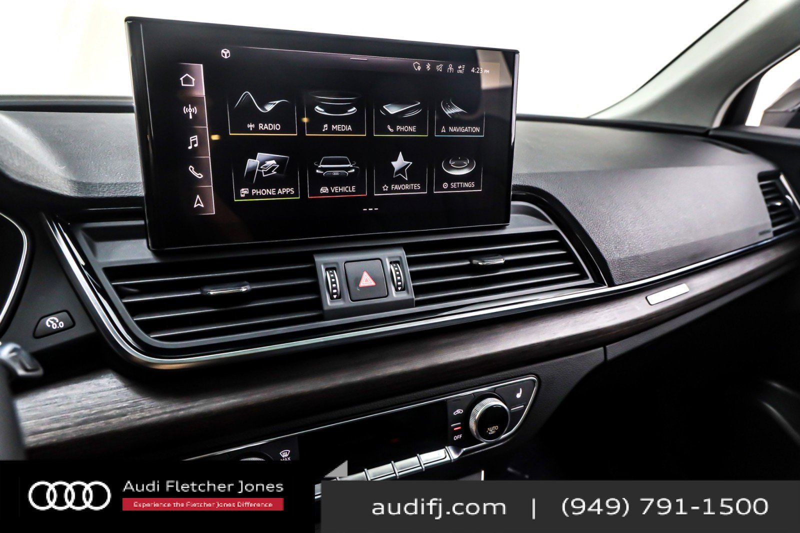 Used 2023 Audi Q5 e Premium w/ Convenience Package image 21