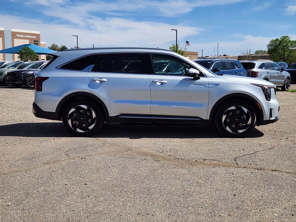 Certified 2025 Kia Sorento EX w/ EX Panoramic Sunroof Package FWD image 2