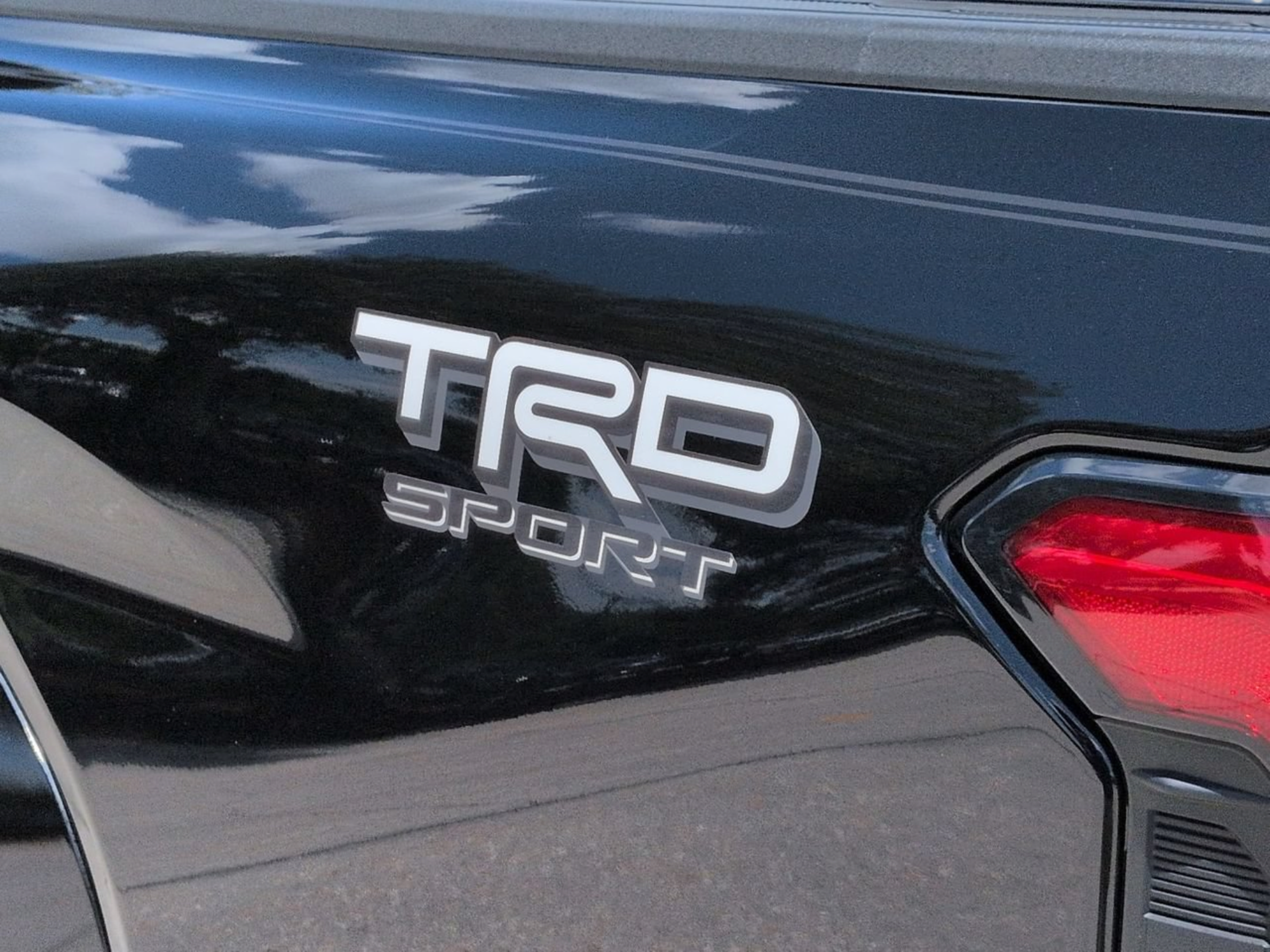 Used 2025 Toyota Tacoma TRD Sport RWD image 16