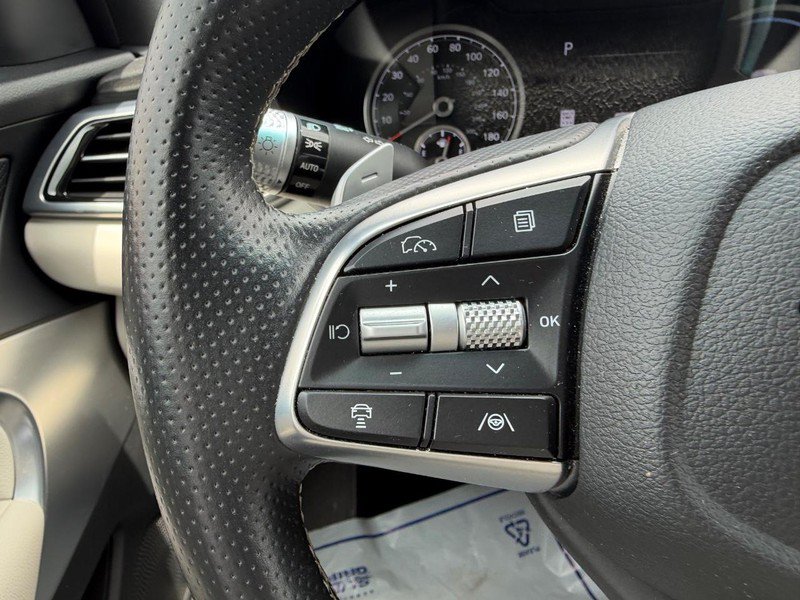 Used 2025 Genesis G70 2.5T AWD/4WD image 11
