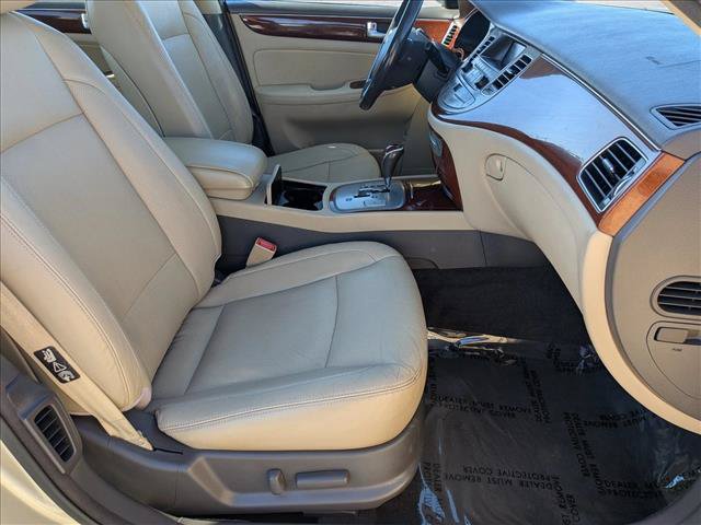 Used 2012 Hyundai Genesis 3.8 RWD image 18