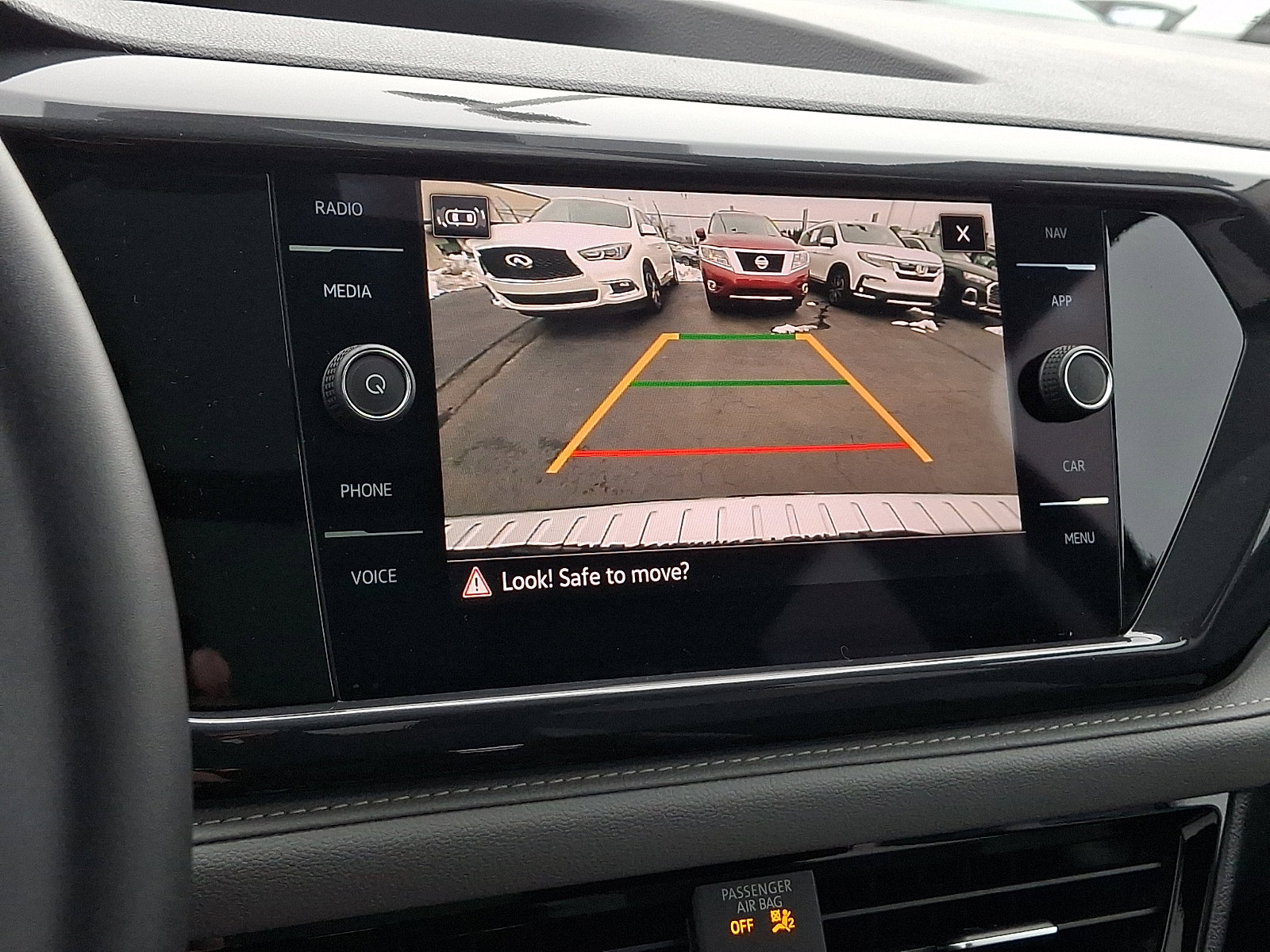 Used 2022 Volkswagen Taos SEL image 18