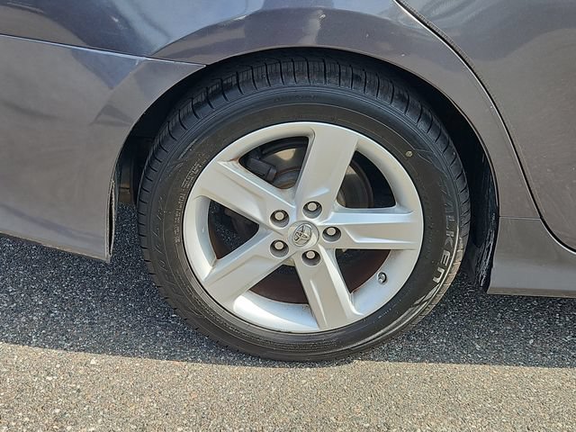 Used 2014 Toyota Camry SE FWD image 5