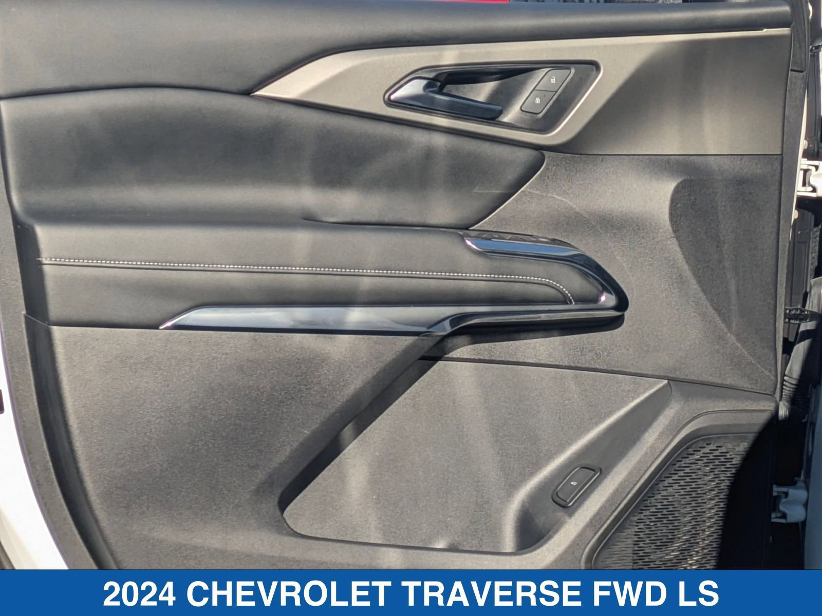 Used 2024 Chevrolet Traverse LS image 11