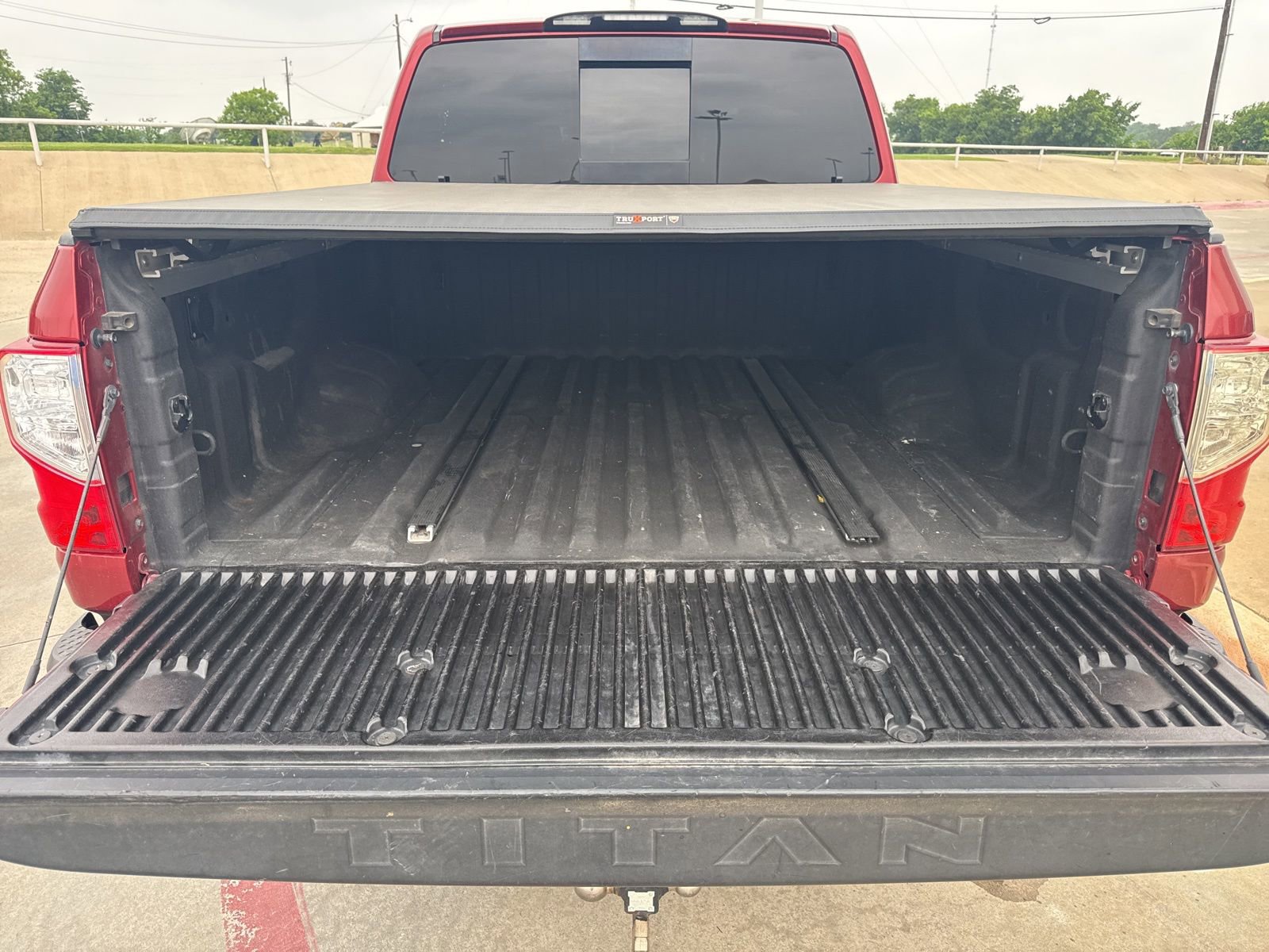 Used 2017 Nissan Titan Platinum Reserve RWD image 9