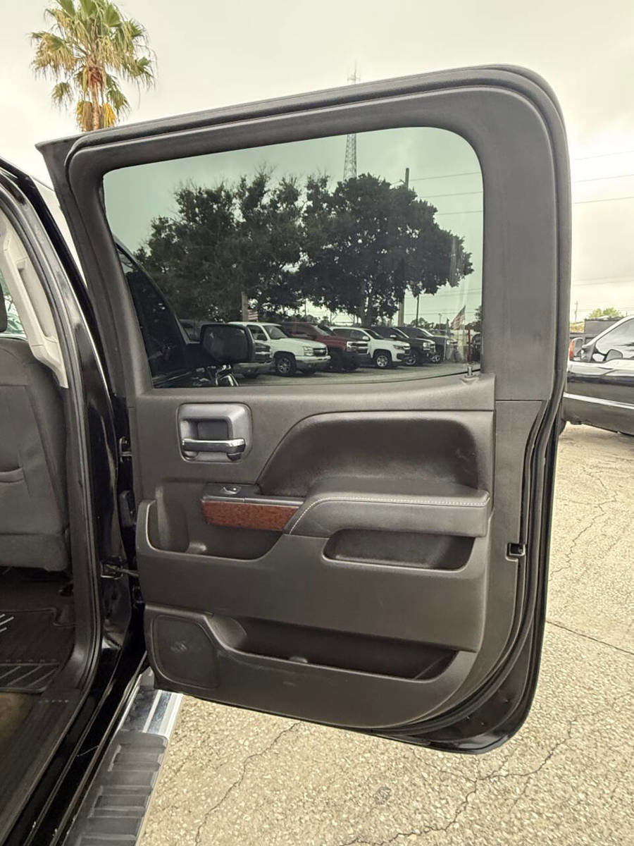 Used 2016 GMC Sierra 1500 SLE w/ SLE Value Package AWD/4WD image 13