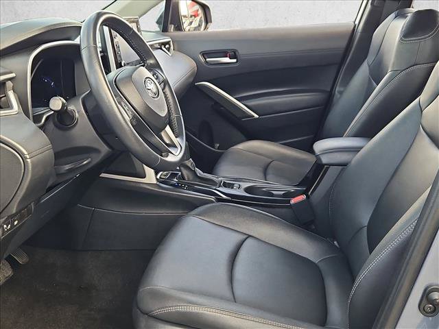 Used 2022 Toyota Corolla Cross XLE w/ Convenience Package FWD image 16