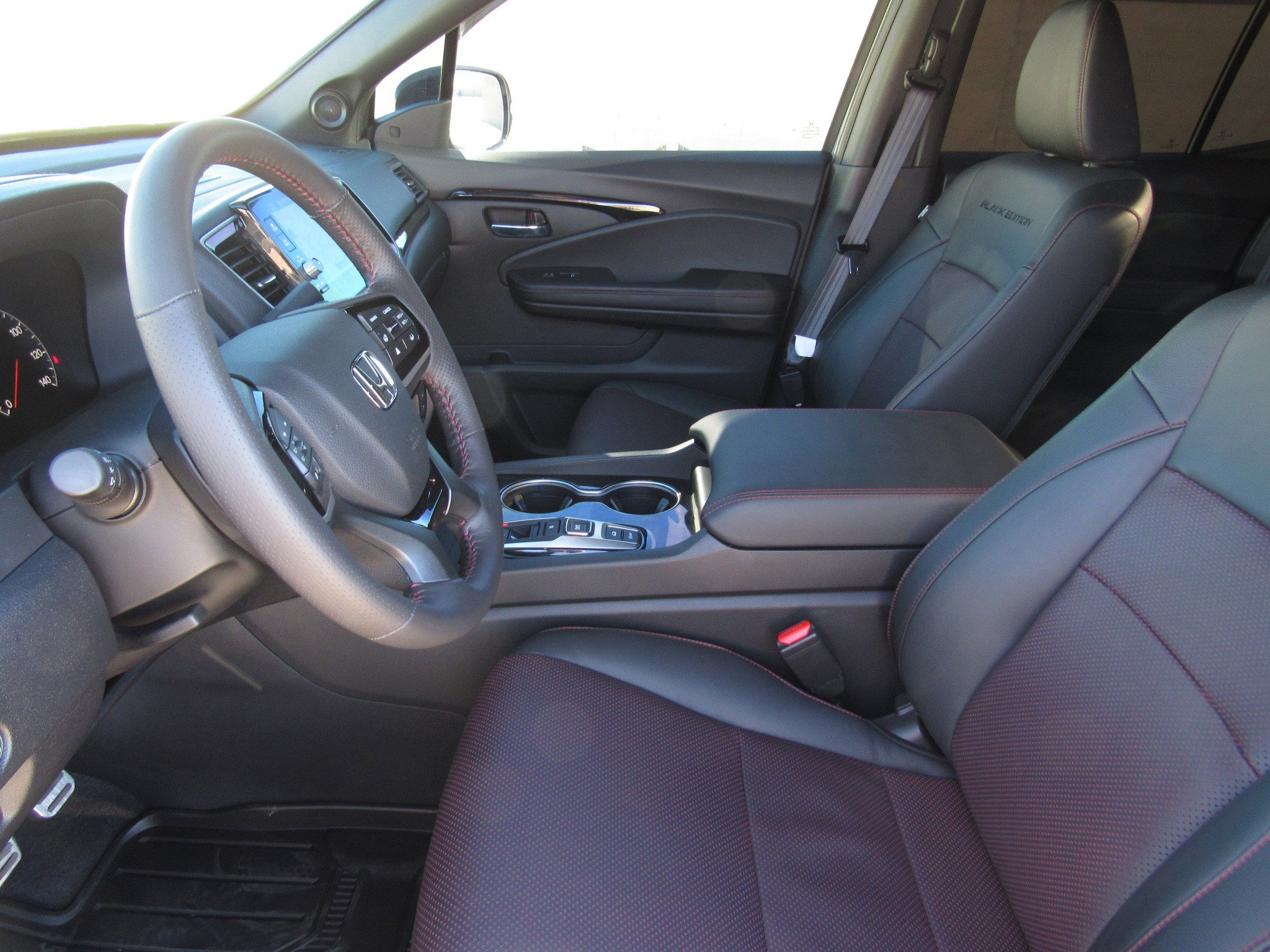 Used 2025 Honda Ridgeline Black Edition image 16